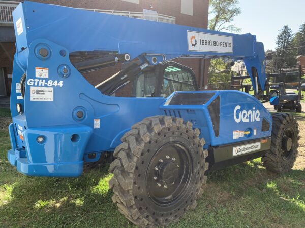 2021 GENIE GTH-844