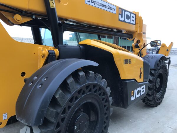 2021 JCB 510-56