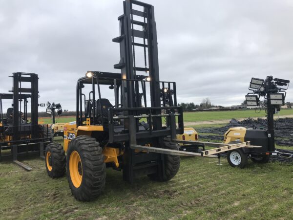 2021 JCB 930-4