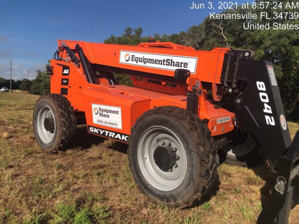 2021 JLG 8042