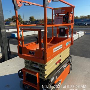 2021 JLG ES1932