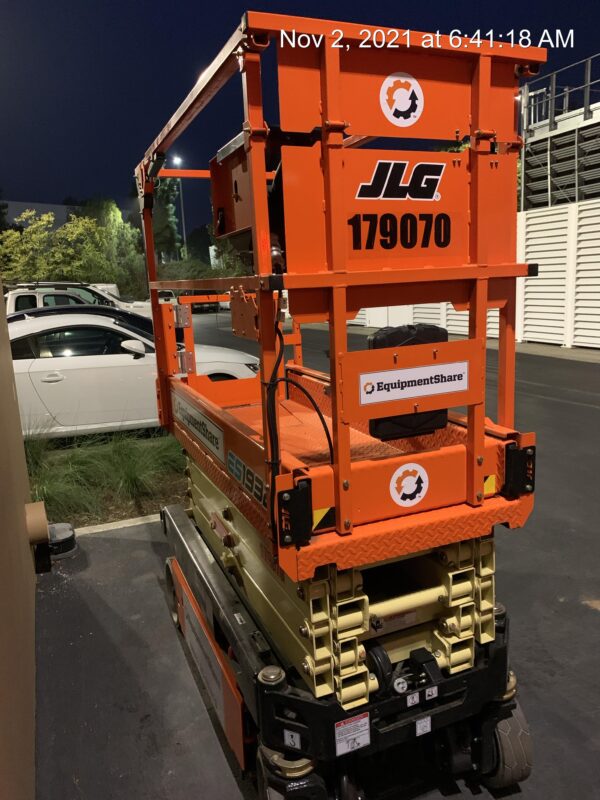 2021 JLG ES1932