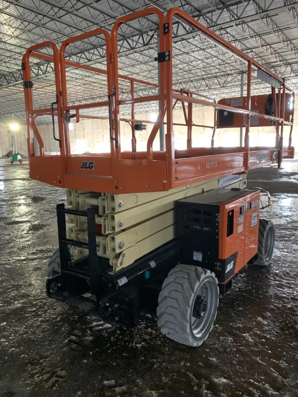 2021 JLG RT4069