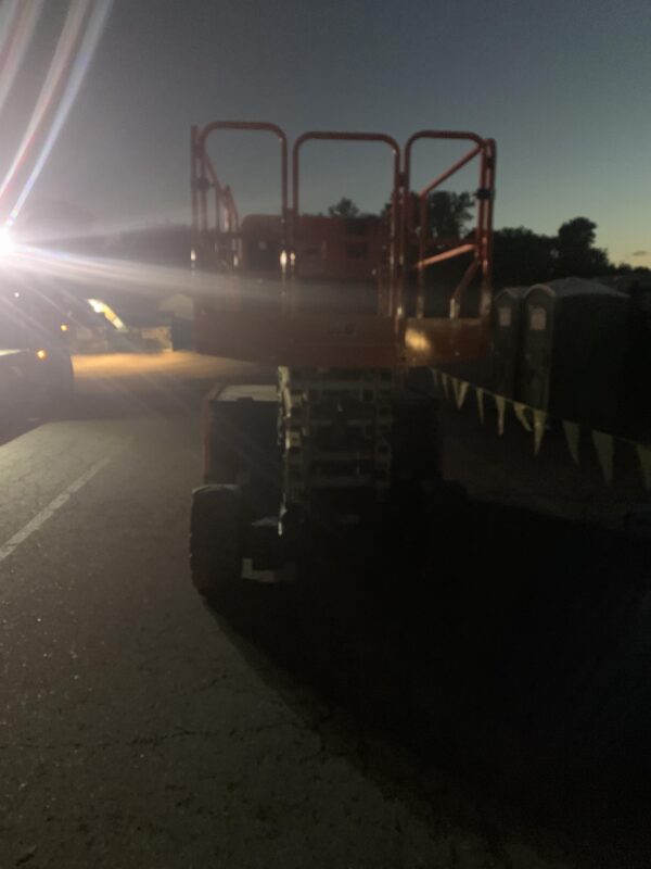 2021 JLG RT4069