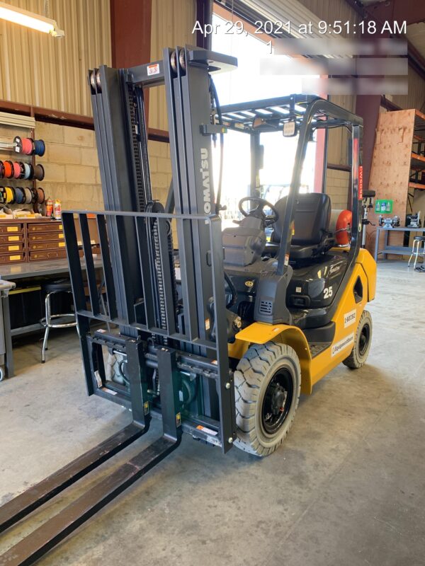 2021 KOMATSU FG25T-16 2021 KOMATSU FG25T-16