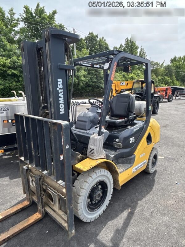 2021 KOMATSU FG25T-16 LP
