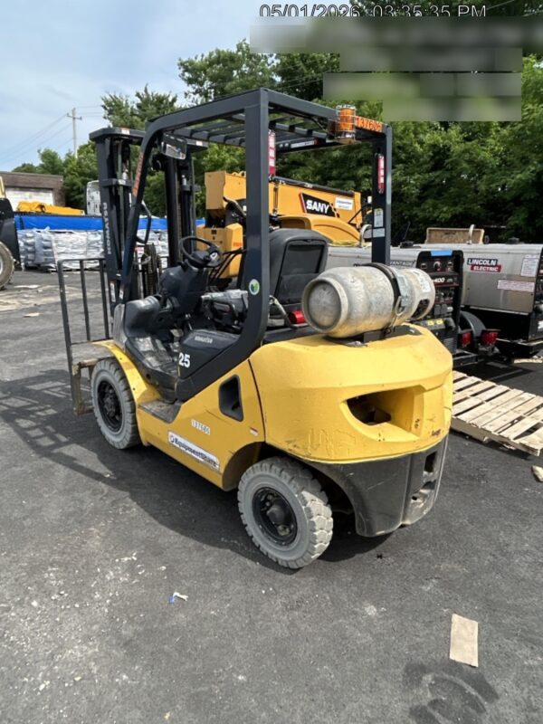 2021 KOMATSU FG25T-16 LP