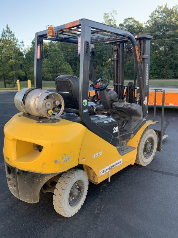 2021 KOMATSU FG25T-16 LP