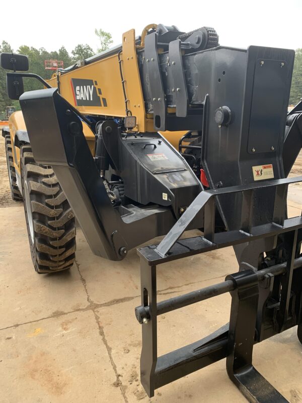2021 SANY STH1056