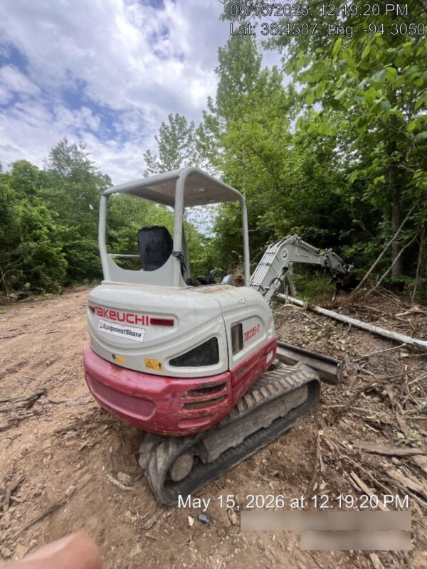 2021 TAKEUCHI TB235-2R