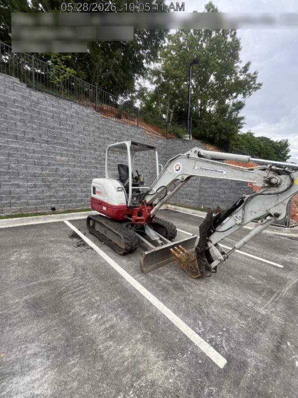 2021 TAKEUCHI TB235-2R