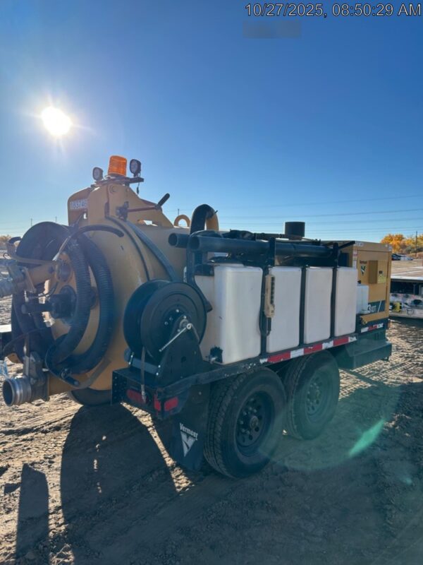 2021 VAC-TRON LP573XDT
