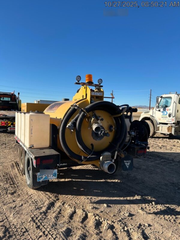 2021 VAC-TRON LP573XDT