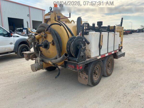 2021 VAC-TRON LP573XDT