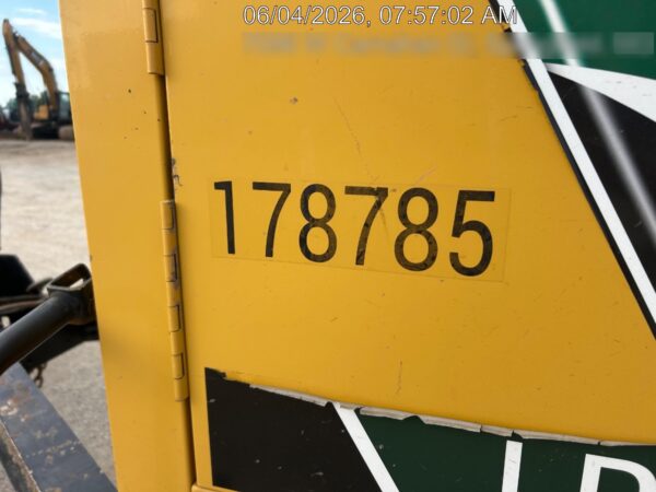 2021 VAC-TRON LP573XDT