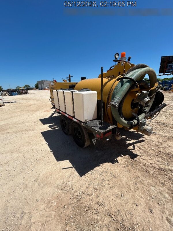 2021 VAC-TRON LP573XDT