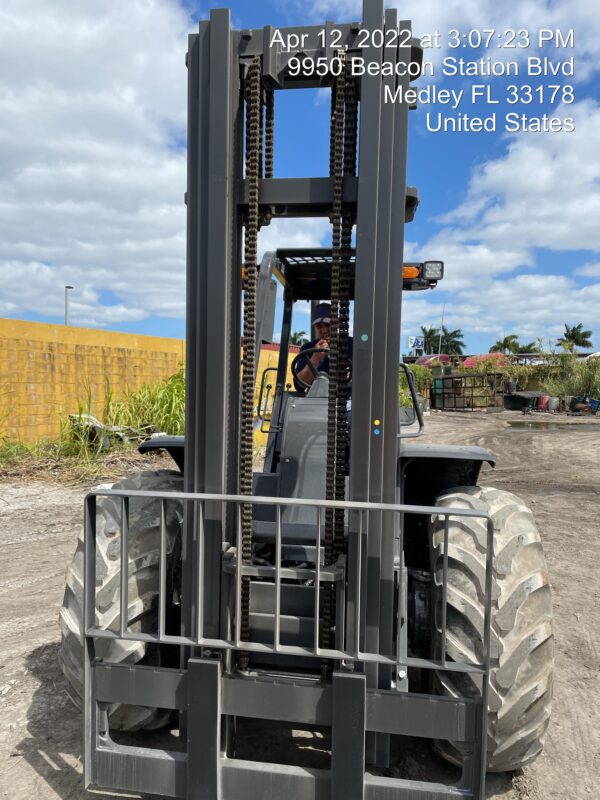 2022 CASE 588H
