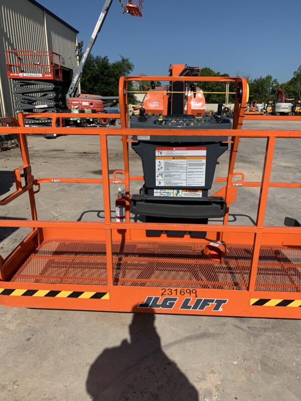 2022 JLG 860SJ