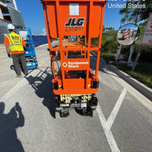 2022 JLG ES1330L