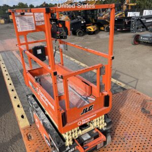 2022 JLG ES1330L