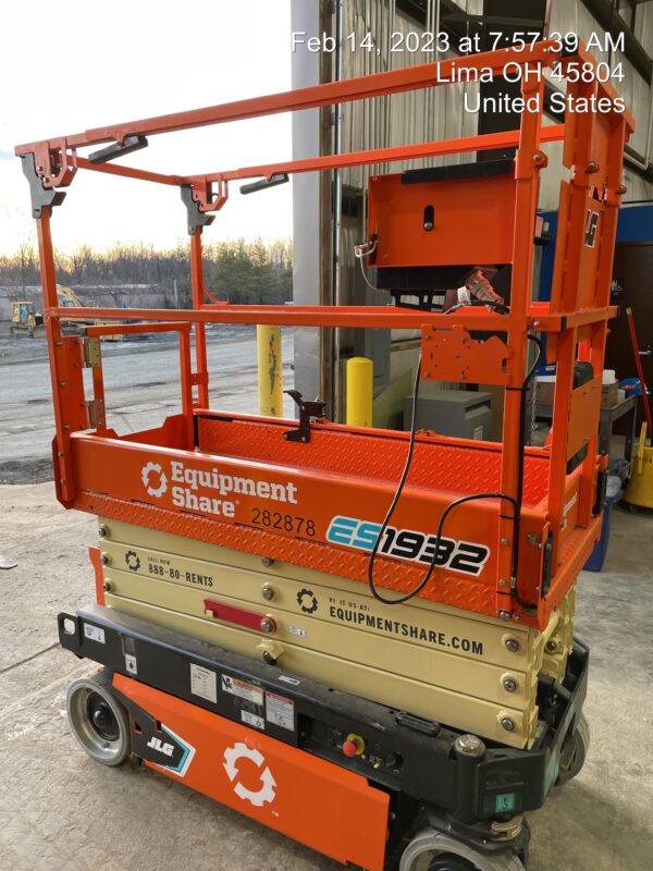 2022 JLG ES1932