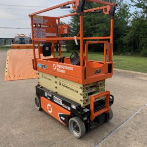 2022 JLG ES1932