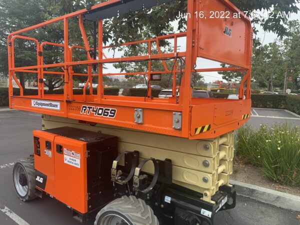2022 JLG RT4069