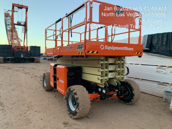 2022 JLG RT4394