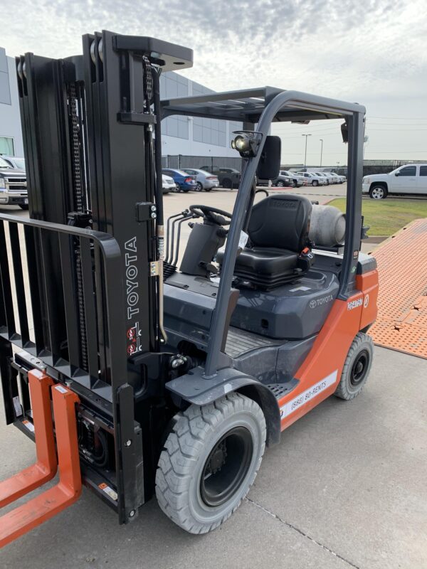 2022 TOYOTA 50-8FGU25