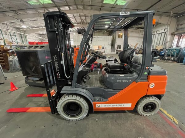 2022 TOYOTA 50-8FGU25