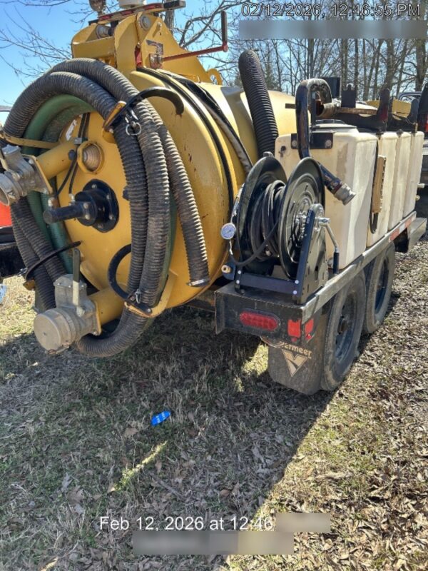 2022 VAC-TRON LP573XDT