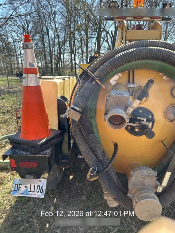 2022 VAC-TRON LP573XDT