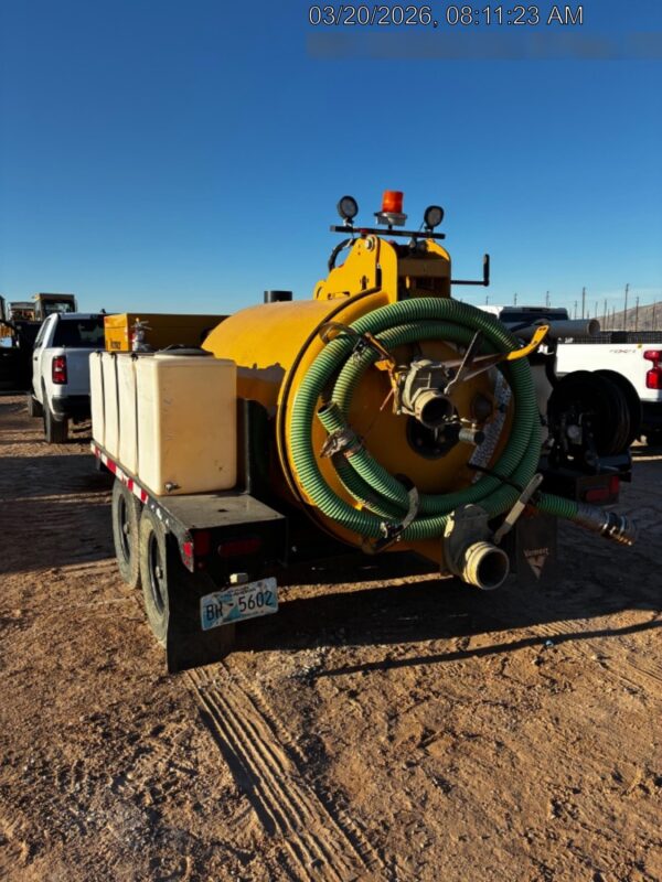 2022 VAC-TRON LP573XDT