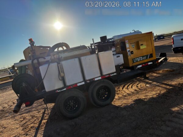 2022 VAC-TRON LP573XDT