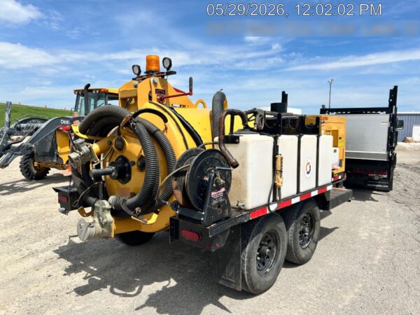 2022 VAC-TRON LP573XDT
