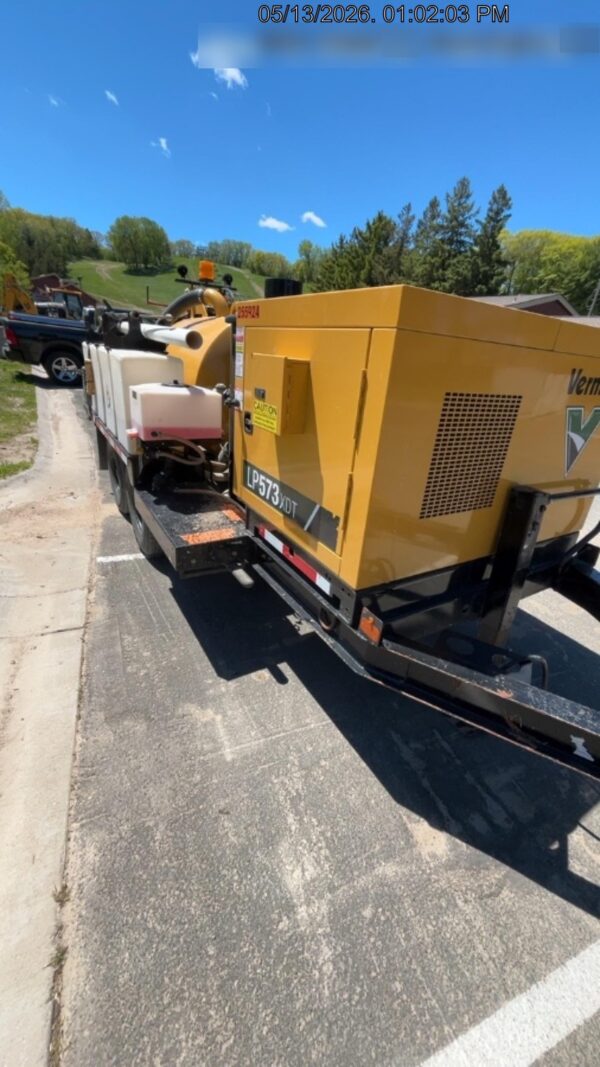 2022 VAC-TRON LP573XDT