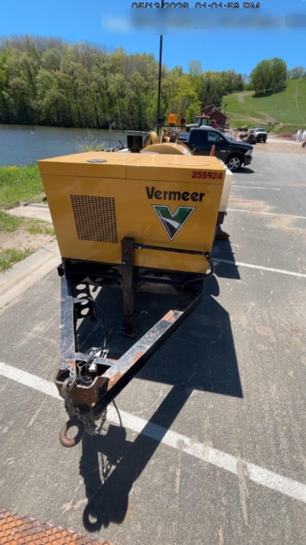2022 VAC-TRON LP573XDT