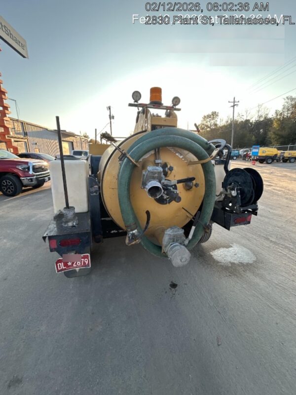 2022 VAC-TRON LP573XDT