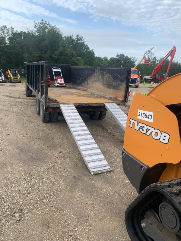 2023 CASE TV370B