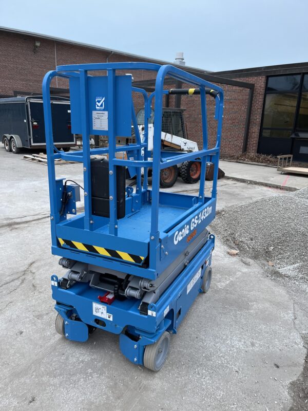 2023 GENIE GS-1432