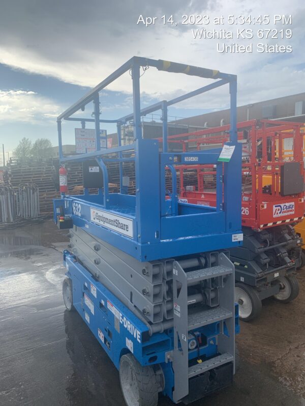 2023 GENIE GS-2632