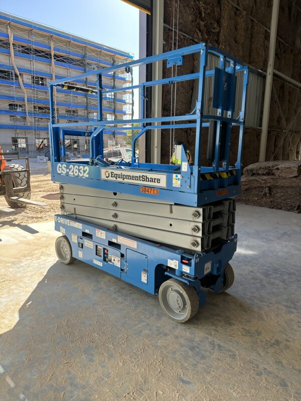 2023 GENIE GS-2632