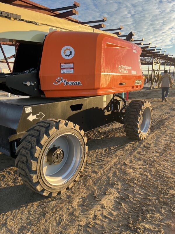 2023 JLG 660SJ