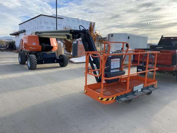 2023 JLG 660SJ