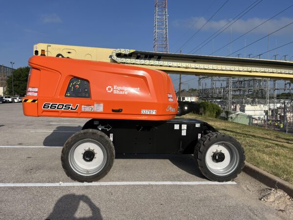 2023 JLG 660SJ