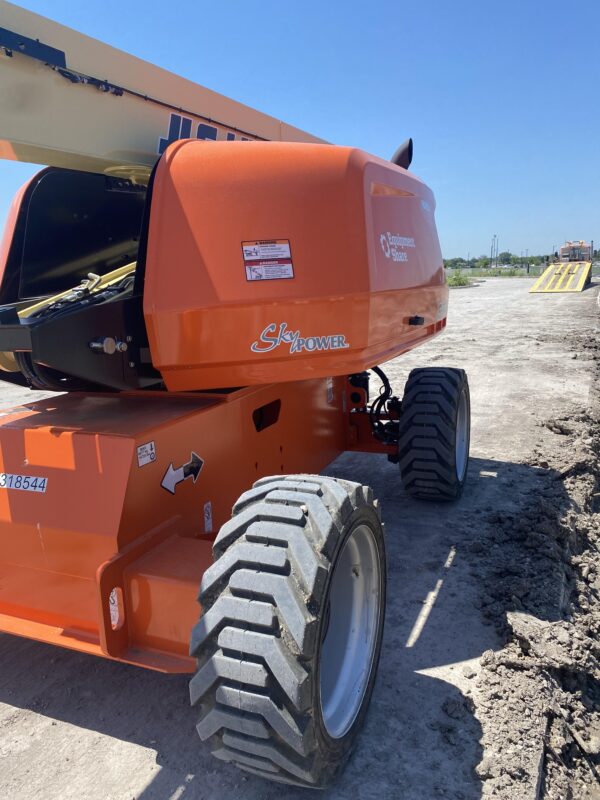 2023 JLG 660SJ