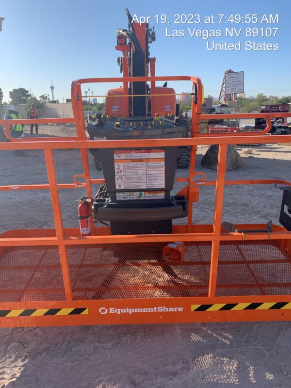 2023 JLG 660SJ