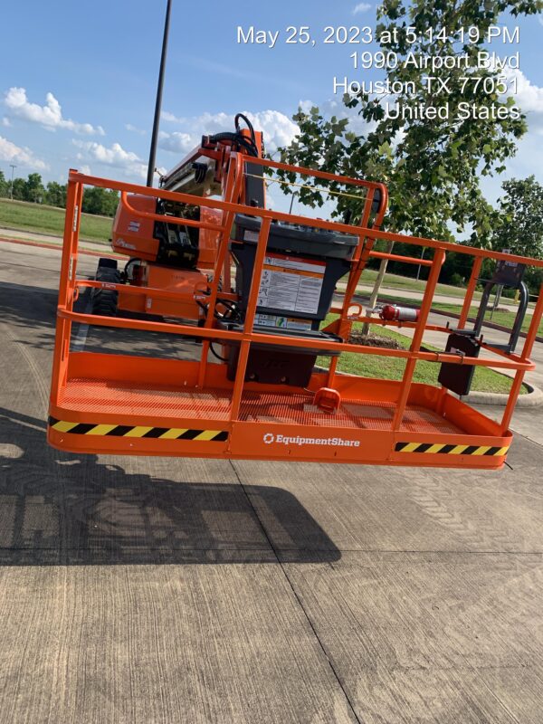 2023 JLG 660SJ
