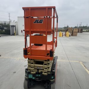 2023 JLG ES1932