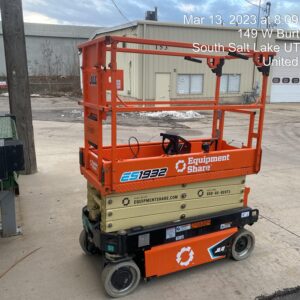 2023 JLG ES1932